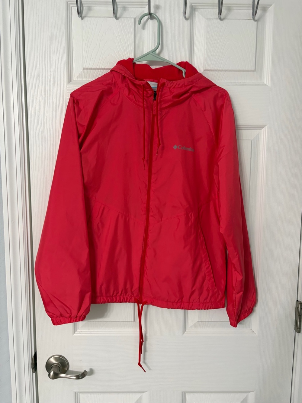 Columbia women’s ' Dark Pink Hooded Windbreaker Jacket